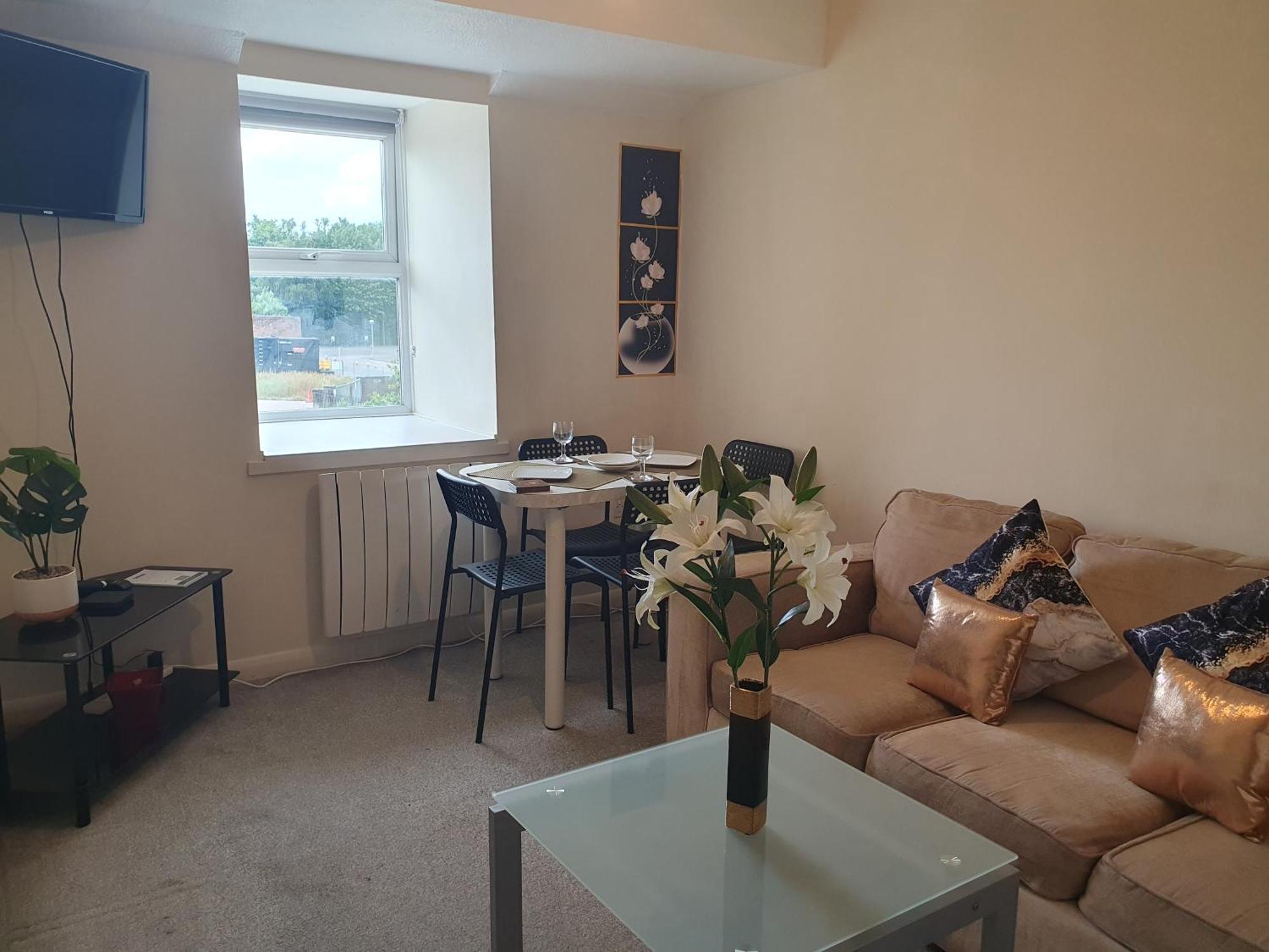 Lovely 1Bedrood Apartment Гілфорд Екстер'єр фото
