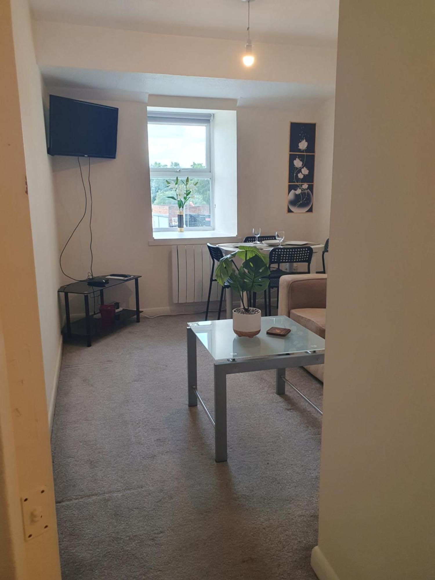 Lovely 1Bedrood Apartment Гілфорд Екстер'єр фото