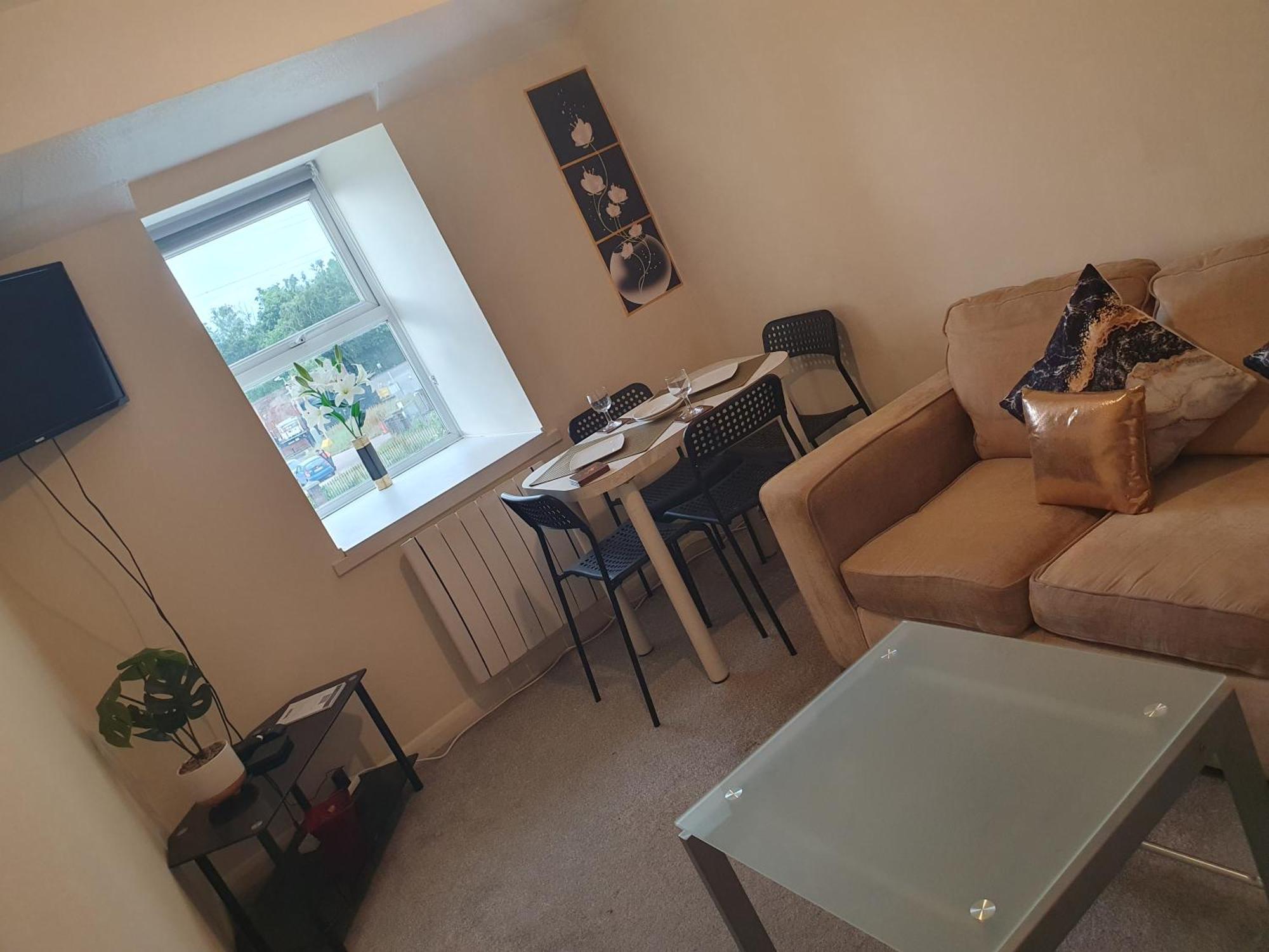 Lovely 1Bedrood Apartment Гілфорд Екстер'єр фото
