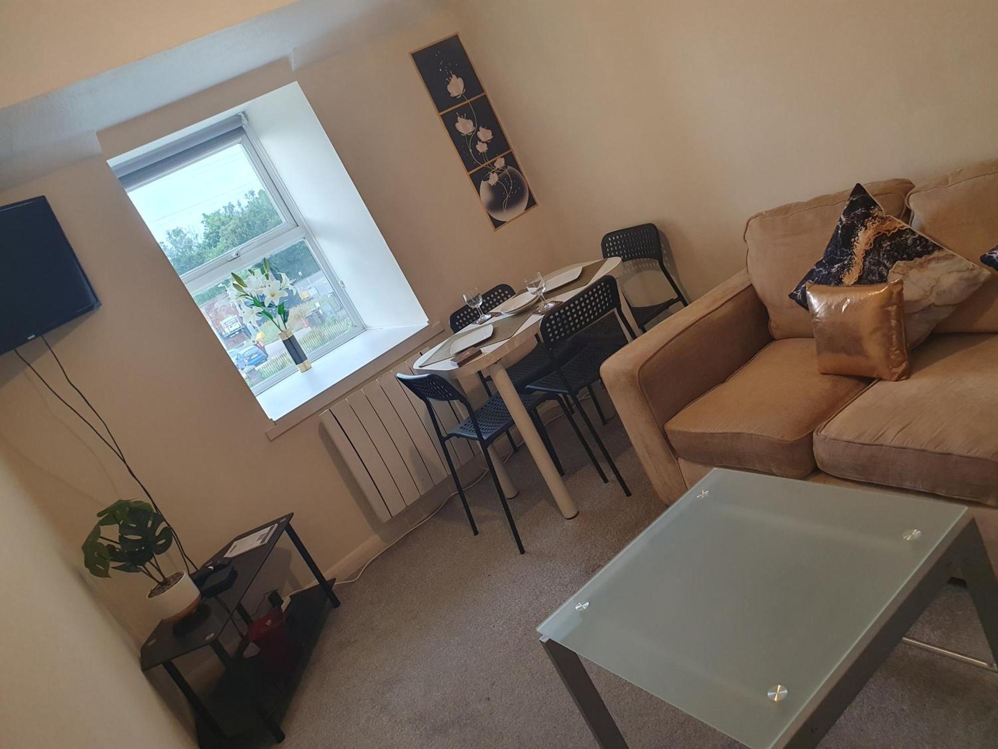 Lovely 1Bedrood Apartment Гілфорд Екстер'єр фото
