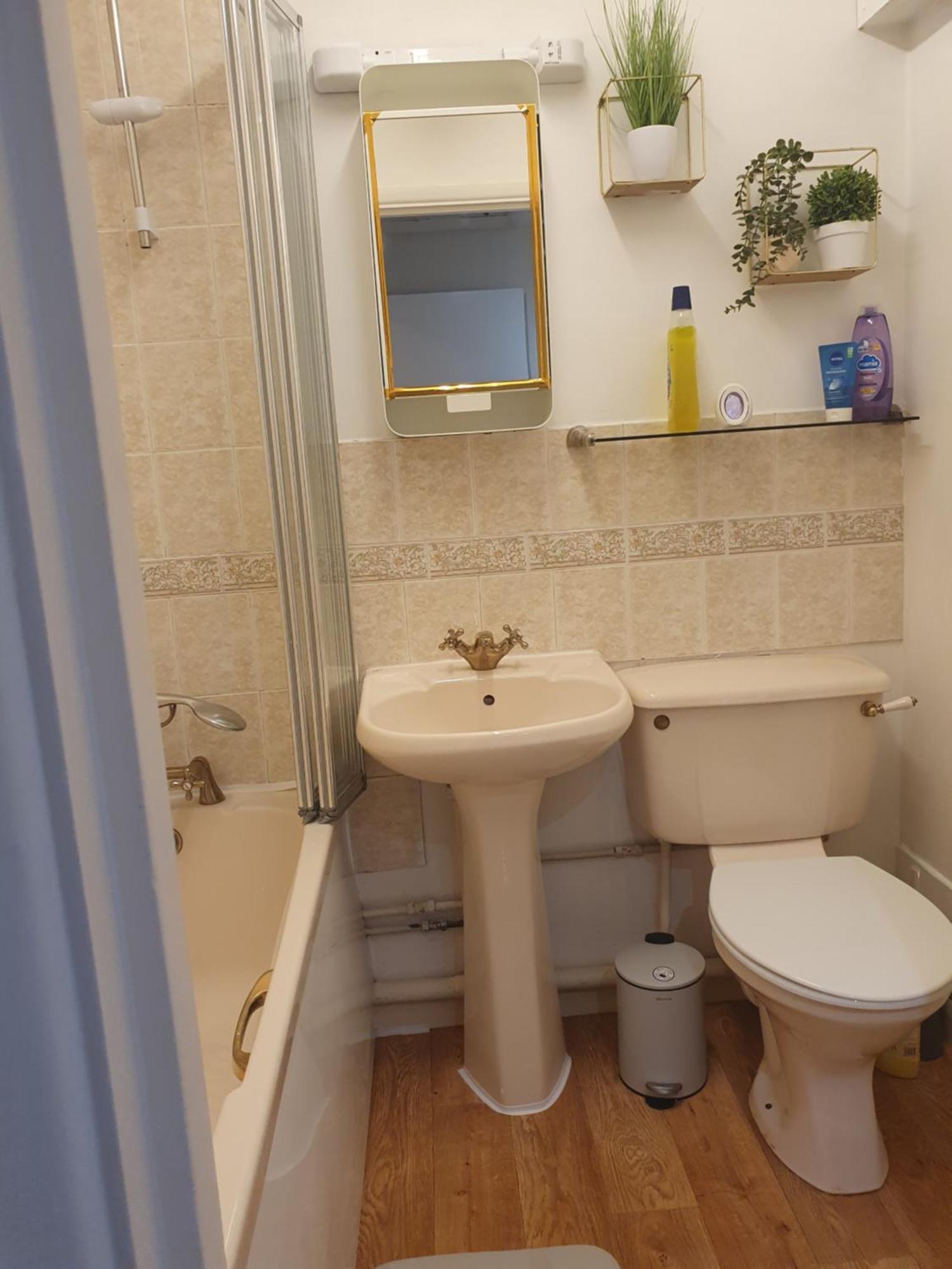 Lovely 1Bedrood Apartment Гілфорд Екстер'єр фото