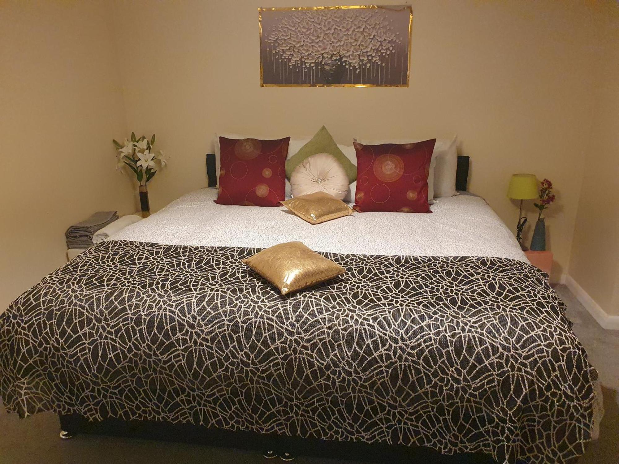 Lovely 1Bedrood Apartment Гілфорд Екстер'єр фото