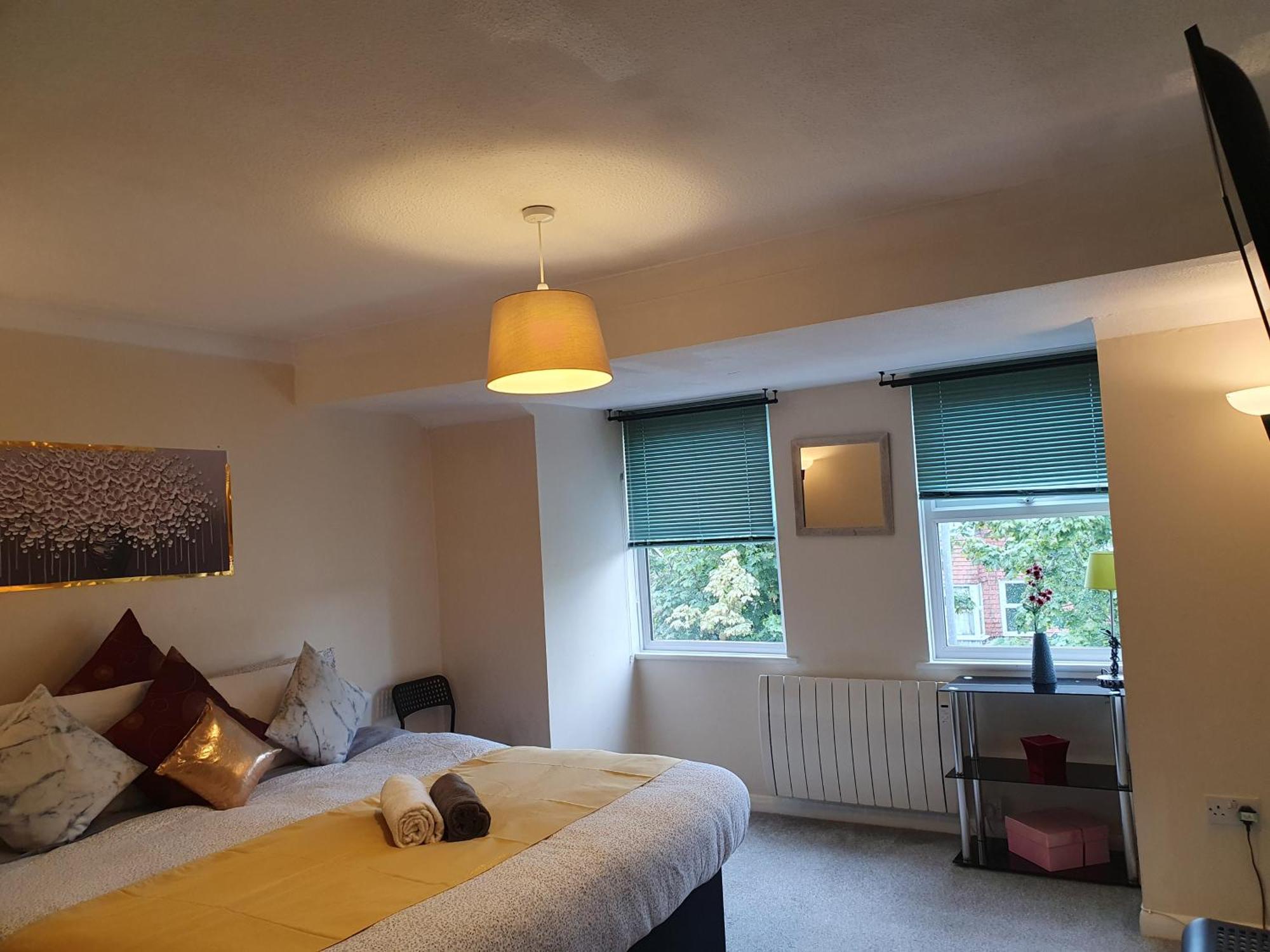 Lovely 1Bedrood Apartment Гілфорд Екстер'єр фото